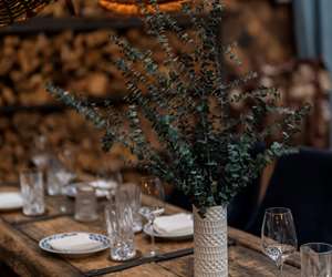 Dining table set with eucalyptus 