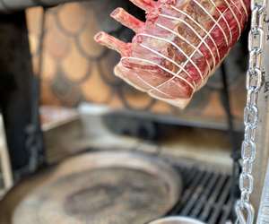 Hanging trussed meat